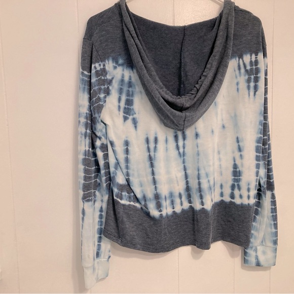 Blue tie dye hoodie - Picture 3 of 3